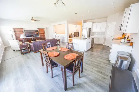 8822 Rowling Way Indianapolis IN 46239
