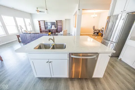 8822 Rowling Way Indianapolis IN 46239