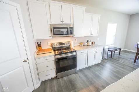 8822 Rowling Way Indianapolis IN 46239