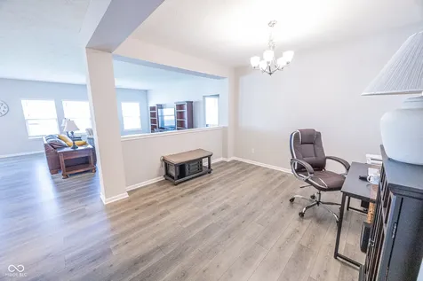8822 Rowling Way Indianapolis IN 46239