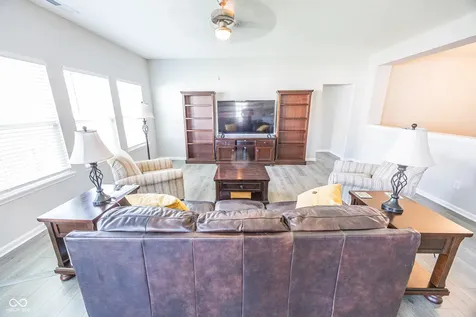 8822 Rowling Way Indianapolis IN 46239