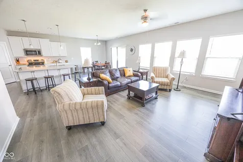 8822 Rowling Way Indianapolis IN 46239
