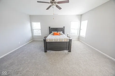8822 Rowling Way Indianapolis IN 46239