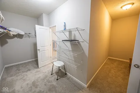 8822 Rowling Way Indianapolis IN 46239