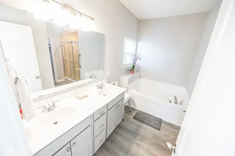 8822 Rowling Way Indianapolis IN 46239