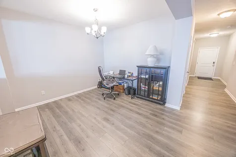 8822 Rowling Way Indianapolis IN 46239