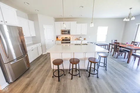 8822 Rowling Way Indianapolis IN 46239