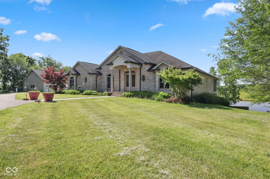 5619 W County Road 200 N Brownstown IN 47220