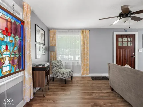 5827 Dewey Avenue Indianapolis IN 46219