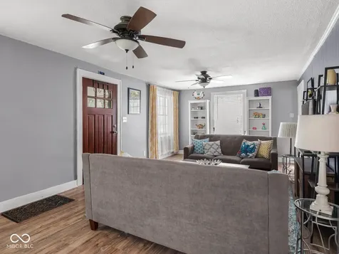 5827 Dewey Avenue Indianapolis IN 46219