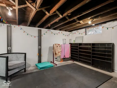 5827 Dewey Avenue Indianapolis IN 46219