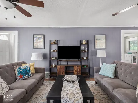 5827 Dewey Avenue Indianapolis IN 46219