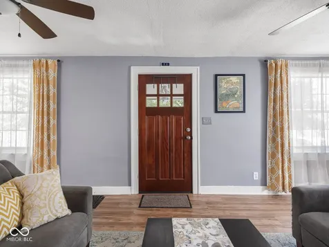 5827 Dewey Avenue Indianapolis IN 46219