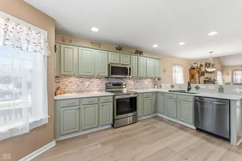 6075 Prairie Stream Way Columbus IN 47203