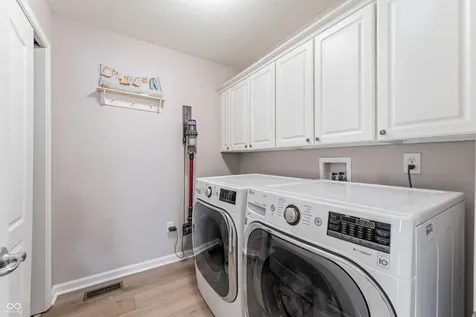 6075 Prairie Stream Way Columbus IN 47203