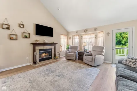 6075 Prairie Stream Way Columbus IN 47203