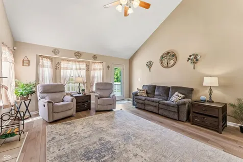 6075 Prairie Stream Way Columbus IN 47203