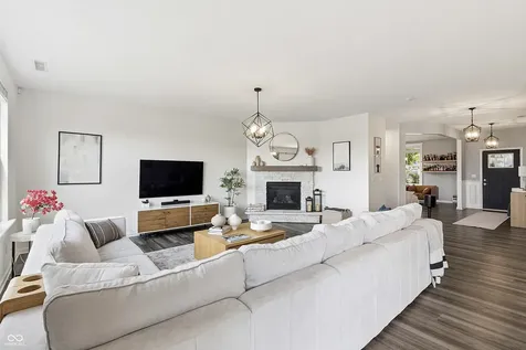 2131 Tompkins Drive Westfield IN 46074