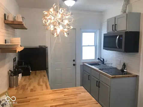 5724 Julian Avenue Indianapolis IN 46219