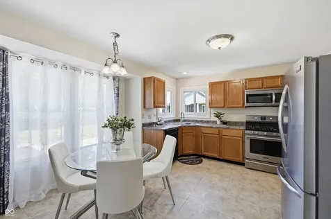 10713 Pimlico Circle Carmel IN 46280