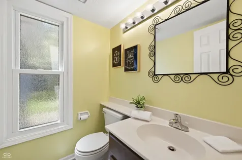10713 Pimlico Circle Carmel IN 46280