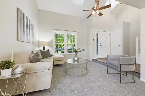 10713 Pimlico Circle Carmel IN 46280