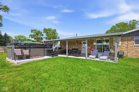 1509 N Lafayette Drive Muncie IN 47303