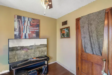 1804 N Ewing Street Seymour IN 47274