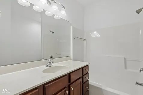 1128 Falcon Ridge Carmel IN 46280