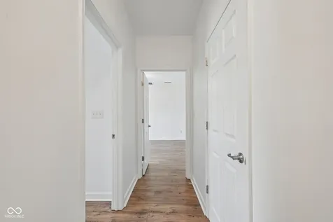 1128 Falcon Ridge Carmel IN 46280