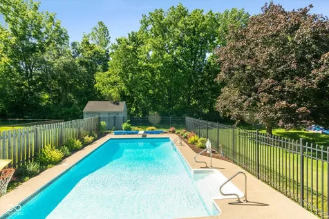 6589 Baron Court Avon IN 46123