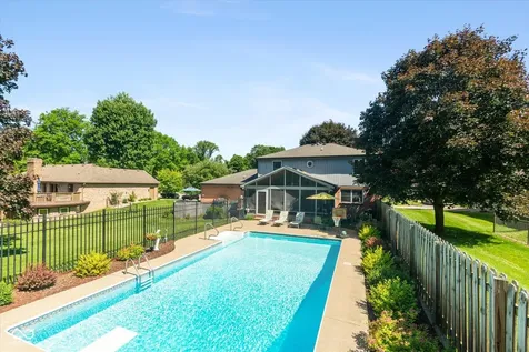 6589 Baron Court Avon IN 46123