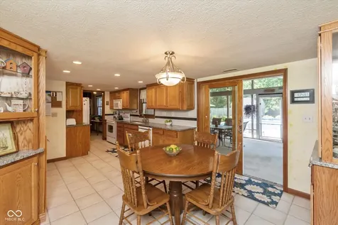 6589 Baron Court Avon IN 46123