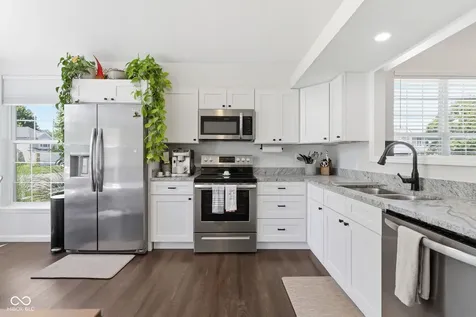 8940 Woodlark Drive Fishers IN 46038