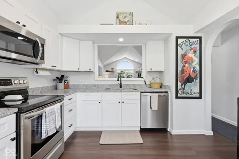 8940 Woodlark Drive Fishers IN 46038