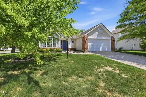 8940 Woodlark Drive Fishers IN 46038