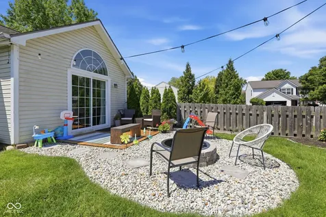 8940 Woodlark Drive Fishers IN 46038