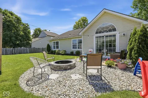 8940 Woodlark Drive Fishers IN 46038