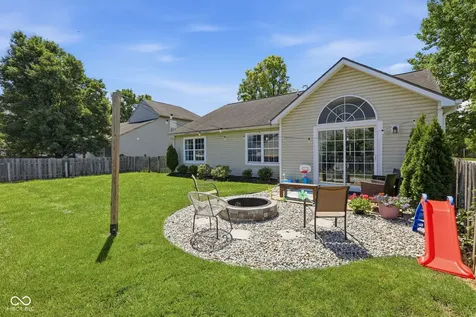 8940 Woodlark Drive Fishers IN 46038