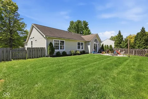 8940 Woodlark Drive Fishers IN 46038