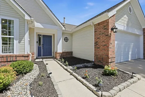 8940 Woodlark Drive Fishers IN 46038