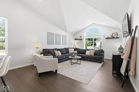 8940 Woodlark Drive Fishers IN 46038