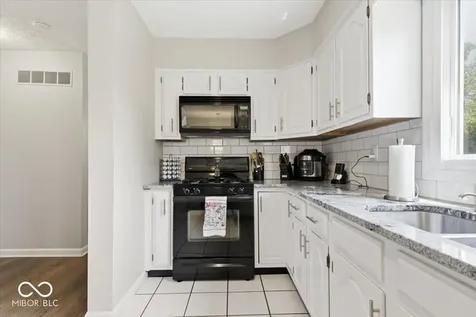 4027 E 61st Street Indianapolis IN 46220