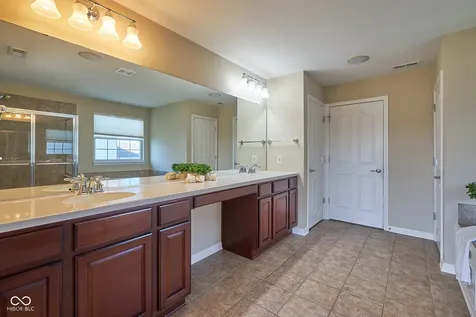 13071 Knights Way Fishers IN 46037