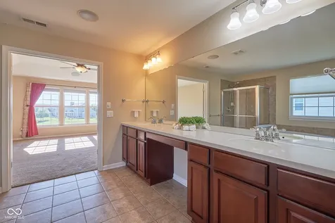 13071 Knights Way Fishers IN 46037