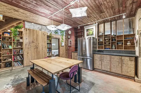 7130 S 650 W Columbus IN 47201