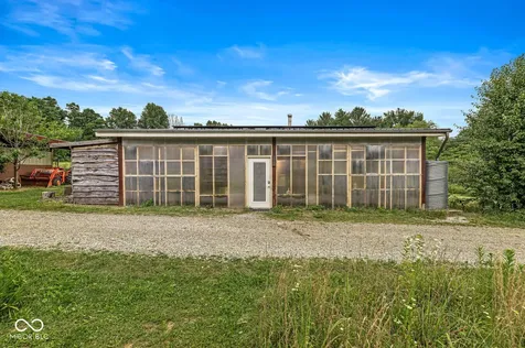 7130 S 650 W Columbus IN 47201