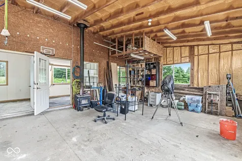 7130 S 650 W Columbus IN 47201