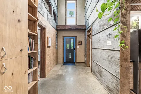 7130 S 650 W Columbus IN 47201