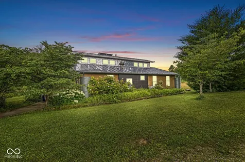 7130 S 650 W Columbus IN 47201